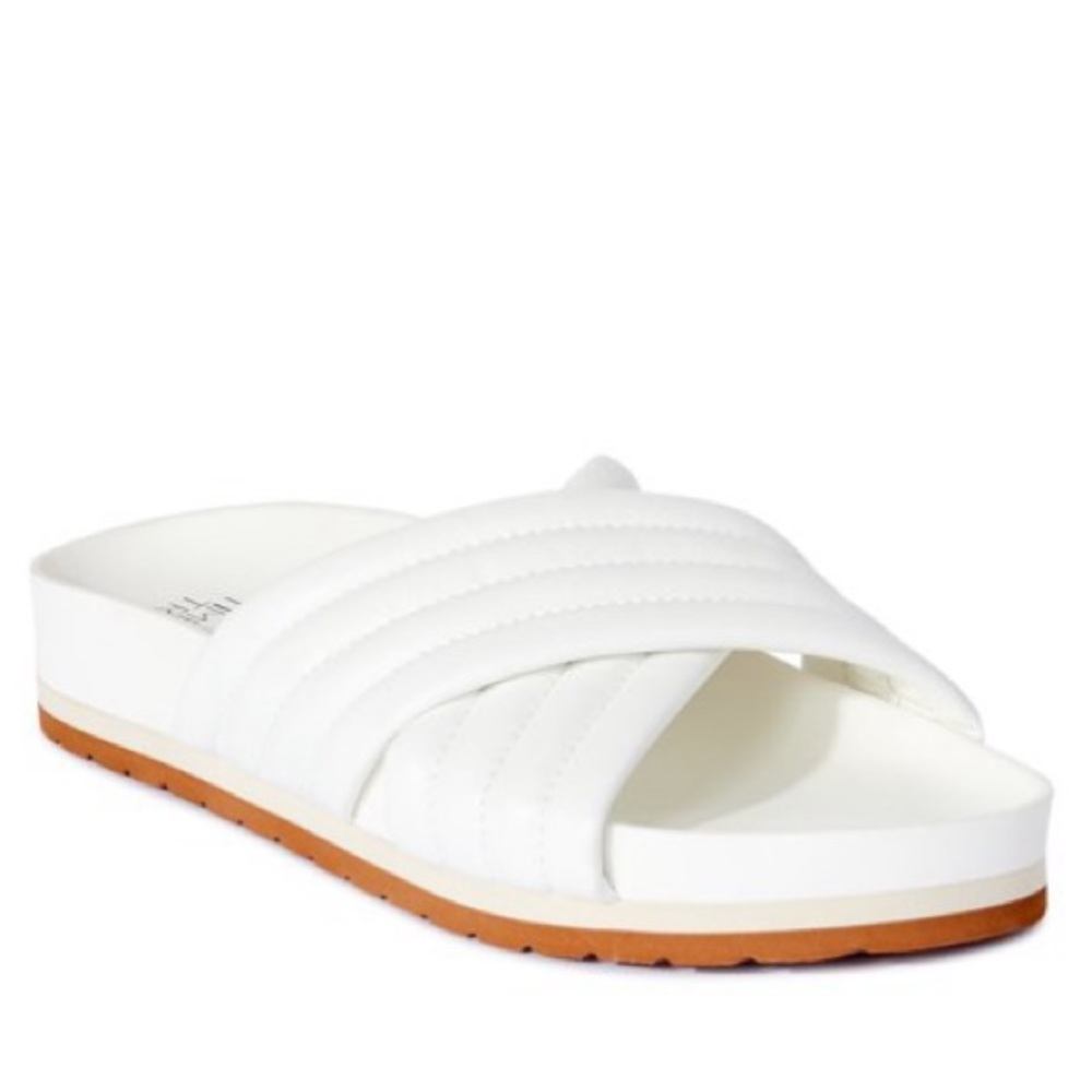 Time & Tru Women’s Quilted Crossband Slide Sandals